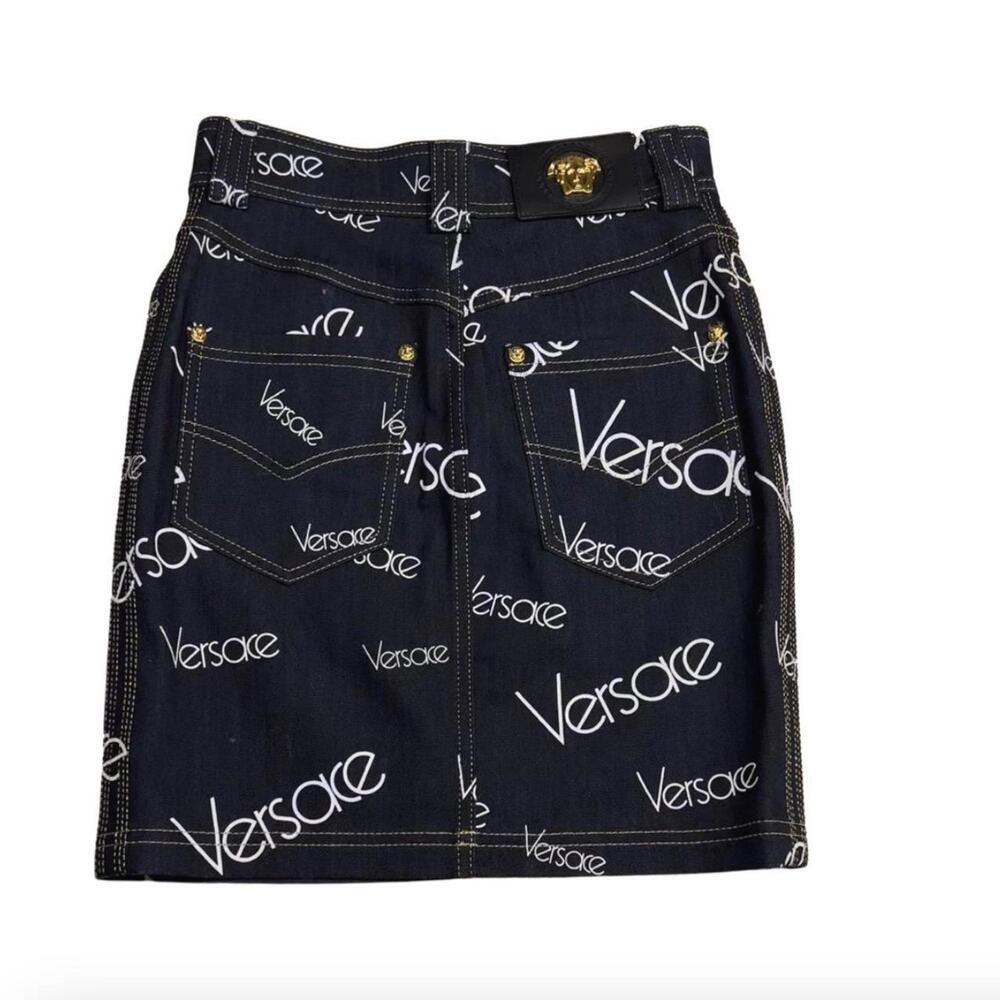 Versace‎ Logo Mania Denim Mini Skirt NWT Y2K Style Hailey Bieber Archival XS
